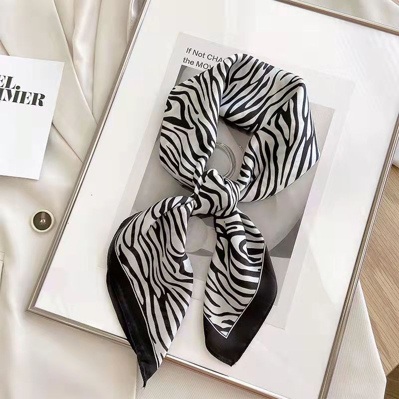 Syal persegi Motif Zebra mode  - Ascot Neck Scarf ulasan dan harga