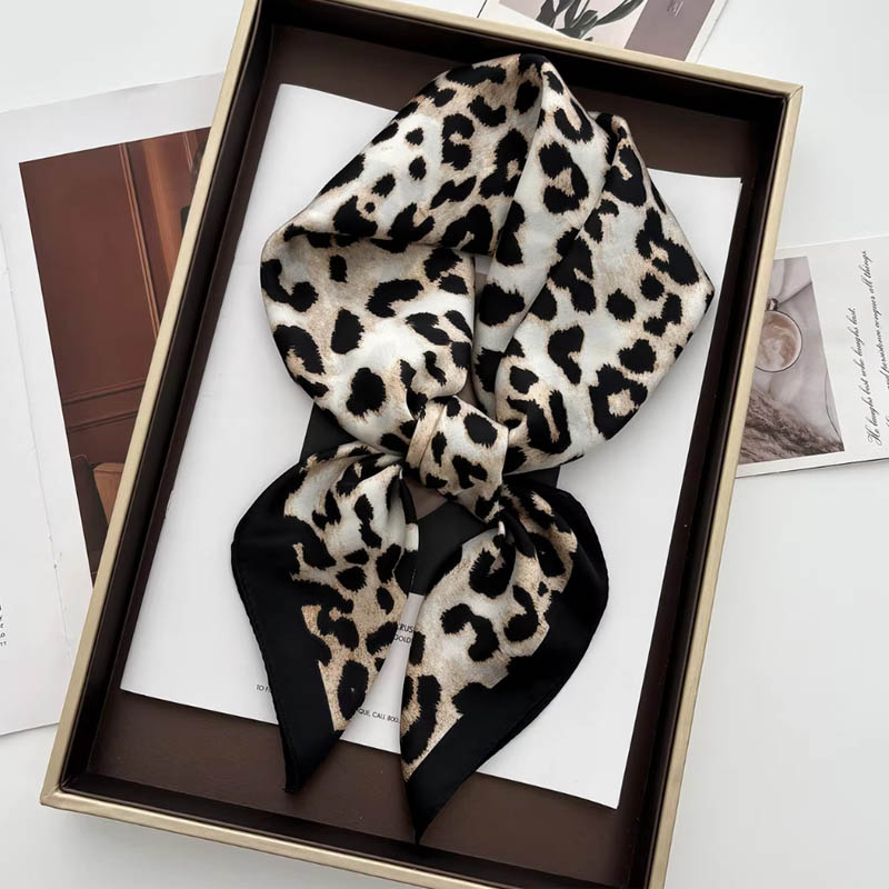Syal Leher Satin Motif Leopard - Ascot Neck Scarf ulasan dan harga