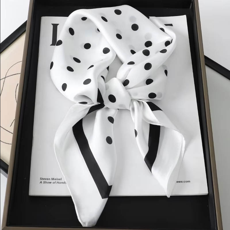 Syal Segi Empat Sutra Wanita M - Silk Neck Scarf ulasan dan harga