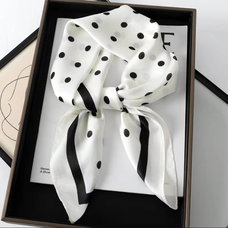Syal Segi Empat Sutra Wanita M - Silk Neck Scarf ulasan dan harga